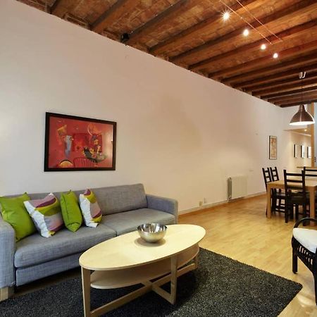 Beautiful Apartment In Eixample Barcelona Exterior photo
