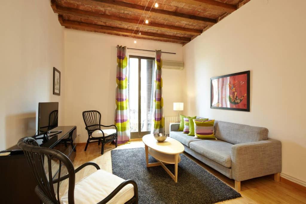 Beautiful Apartment In Eixample Barcelona Exterior photo