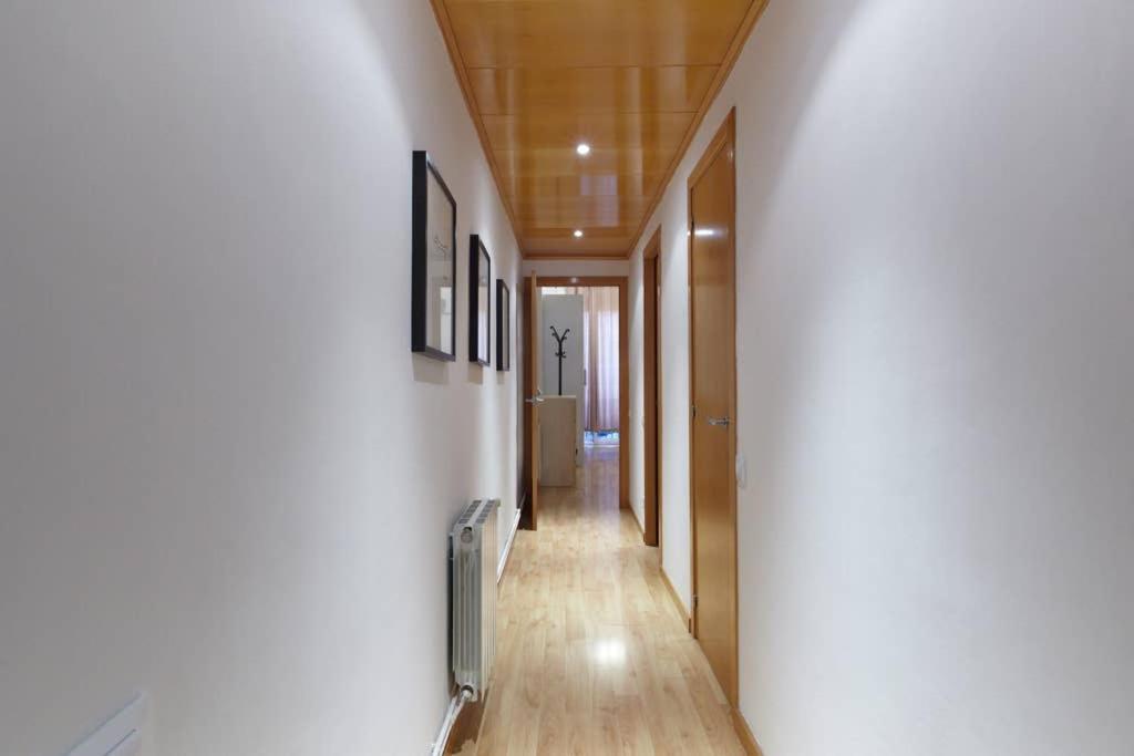 Beautiful Apartment In Eixample Barcelona Room photo