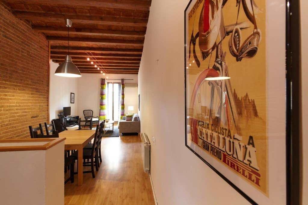 Beautiful Apartment In Eixample Barcelona Room photo